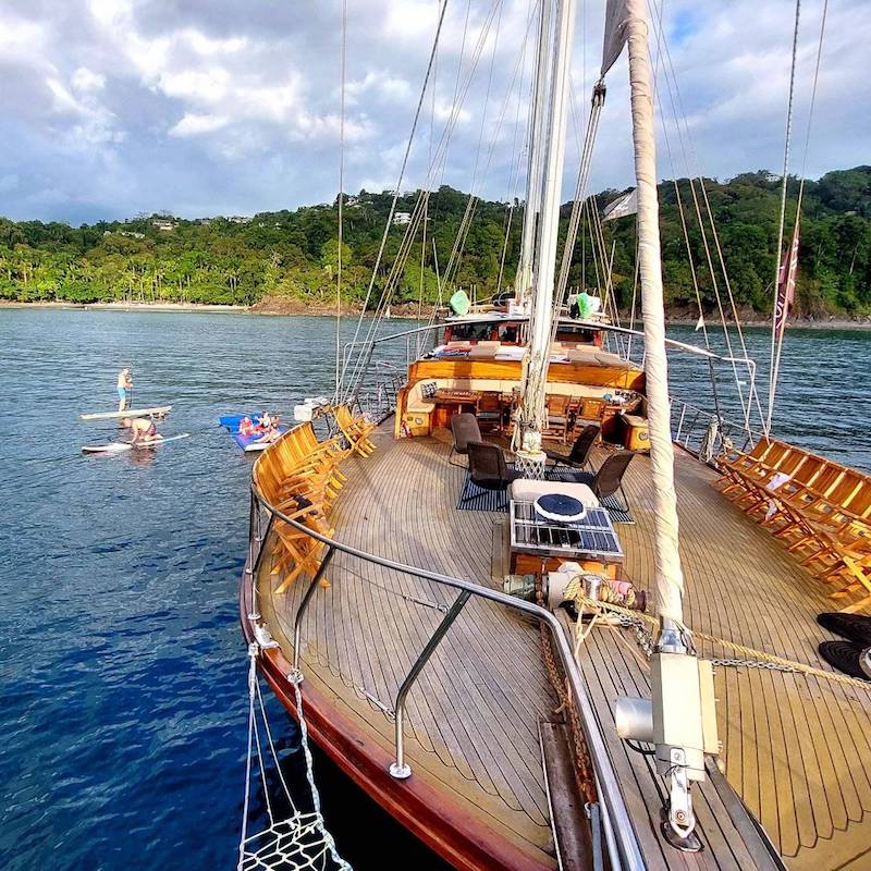 manuel antonio yacht rental